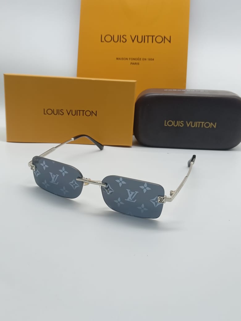 LOUIS VUITTON 030