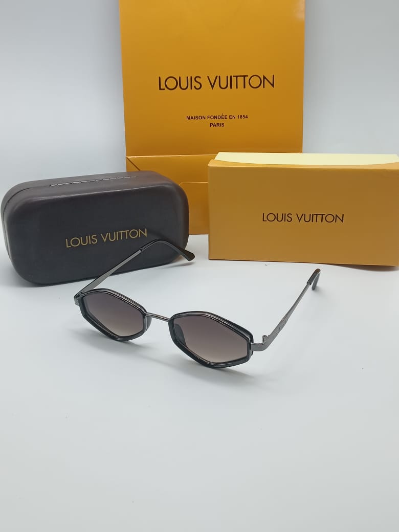 LOUIS VUITTON 037