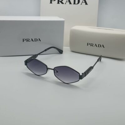 PRADA 018